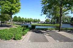 09. Eigen Parkeerplaats.jpg